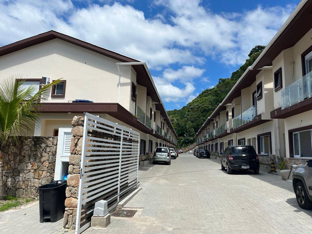 #97 - Casa para Venda em São Sebastião - SP